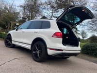 USED 2017 66 VOLKSWAGEN TOUAREG 3.0 TDI V6 BlueMotion Tech R-Line SUV 5dr Diesel Tiptronic 4WD Euro 6 (s/s) (262 ps) 