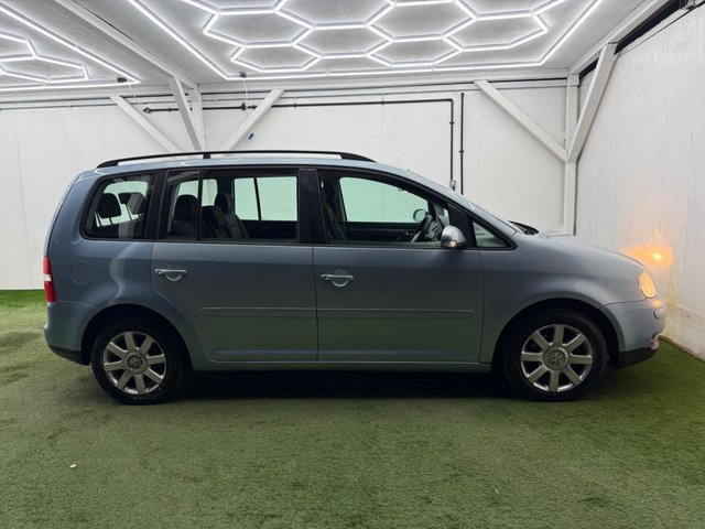 View our VOLKSWAGEN TOURAN