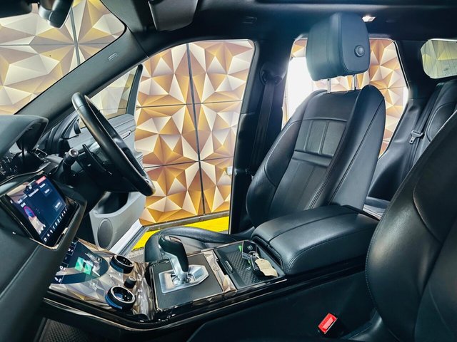 2019 Land Rover RANGE ROVER EVOQUE 2.0 D180 R-Dynamic SE Auto 4WD Euro 6 (s/s) 5dr - Photo 4