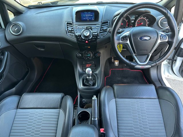 2017 FORD FIESTA - Photo 3