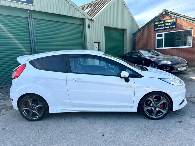 2017 FORD FIESTA - Photo 5