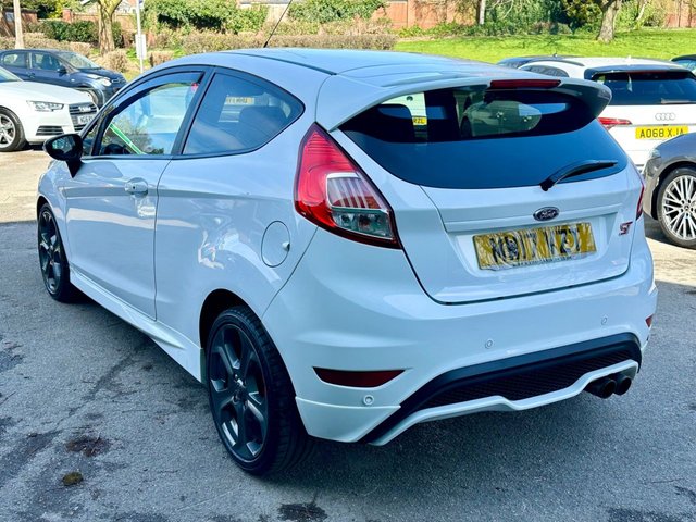 2017 FORD FIESTA - Photo 7