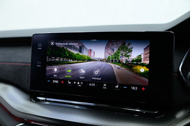 2021 SKODA OCTAVIA - Photo 8