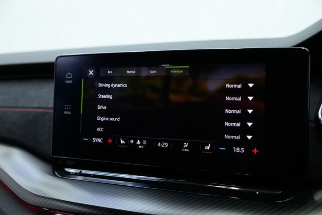 2021 SKODA OCTAVIA - Photo 7