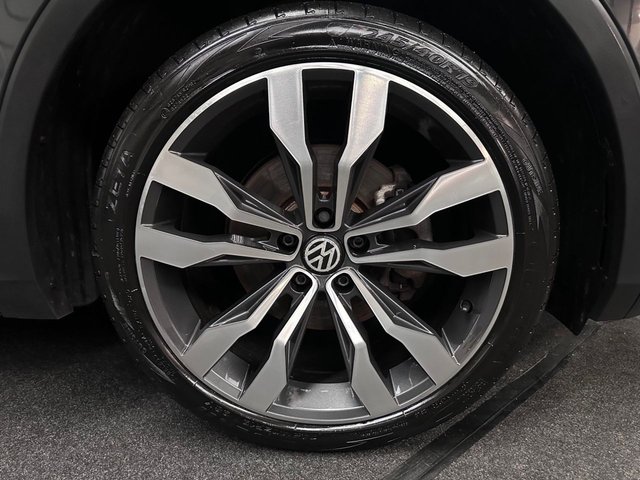 2018 VOLKSWAGEN TIGUAN - Photo 2