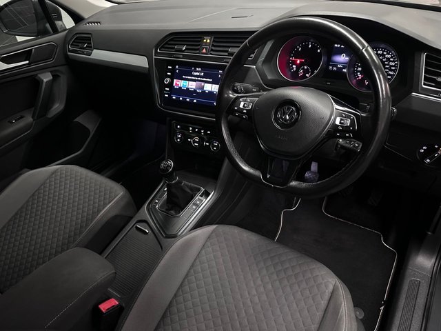 2018 VOLKSWAGEN TIGUAN - Photo 4