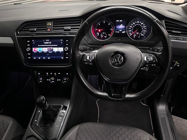 2018 VOLKSWAGEN TIGUAN - Photo 5
