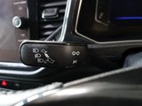 USED 2018 68 VOLKSWAGEN T-ROC 1.0 TSI SEL SUV 5dr Petrol Manual Euro 6 (s/s) (115 ps) 1 OWNER FROM NEW AND COMES WITH A FULL VOLKSWAGEN MAIN DEALER SERVICE HISTORY (7 SERVICES) + VIRTUAL COCKPIT DIGITAL DASH DISPLAY + SATELLITE NAVIGATION + APPLE CARPLAY / ANDROID AUTO + BLUETOOTH MEDIA STREAMING + APPS CONTROL / MIRROR LINK + DAB DIGITAL RADIO + TOUCH SCREEN MEDIA DISPLAY + CRUISE CONTROL + FRONT AND REAR PARKING SENSORS + AUTOMATIC LED HEADLIGHTS + LED DAY TIME RUNNING LIGHTS + LEATHER MULTI FUNCTIONAL STEERING WHEEL + LANE ASSIST + SELECTABLE DRIVING MODES + VOICE COMMAND