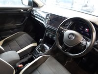 USED 2018 68 VOLKSWAGEN T-ROC 1.0 TSI SEL SUV 5dr Petrol Manual Euro 6 (s/s) (115 ps) 1 OWNER FROM NEW AND COMES WITH A FULL VOLKSWAGEN MAIN DEALER SERVICE HISTORY (7 SERVICES) + VIRTUAL COCKPIT DIGITAL DASH DISPLAY + SATELLITE NAVIGATION + APPLE CARPLAY / ANDROID AUTO + BLUETOOTH MEDIA STREAMING + APPS CONTROL / MIRROR LINK + DAB DIGITAL RADIO + TOUCH SCREEN MEDIA DISPLAY + CRUISE CONTROL + FRONT AND REAR PARKING SENSORS + AUTOMATIC LED HEADLIGHTS + LED DAY TIME RUNNING LIGHTS + LEATHER MULTI FUNCTIONAL STEERING WHEEL + LANE ASSIST + SELECTABLE DRIVING MODES + VOICE COMMAND