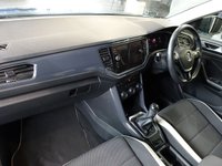 USED 2018 68 VOLKSWAGEN T-ROC 1.0 TSI SEL SUV 5dr Petrol Manual Euro 6 (s/s) (115 ps) 1 OWNER FROM NEW AND COMES WITH A FULL VOLKSWAGEN MAIN DEALER SERVICE HISTORY (7 SERVICES) + VIRTUAL COCKPIT DIGITAL DASH DISPLAY + SATELLITE NAVIGATION + APPLE CARPLAY / ANDROID AUTO + BLUETOOTH MEDIA STREAMING + APPS CONTROL / MIRROR LINK + DAB DIGITAL RADIO + TOUCH SCREEN MEDIA DISPLAY + CRUISE CONTROL + FRONT AND REAR PARKING SENSORS + AUTOMATIC LED HEADLIGHTS + LED DAY TIME RUNNING LIGHTS + LEATHER MULTI FUNCTIONAL STEERING WHEEL + LANE ASSIST + SELECTABLE DRIVING MODES + VOICE COMMAND