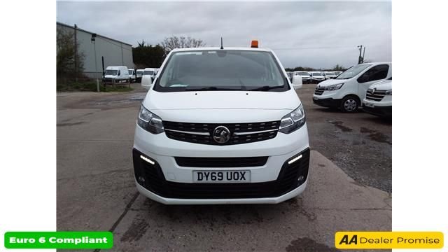 2019 VAUXHALL VIVARO - Photo 2