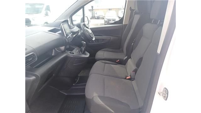 2021 PEUGEOT PARTNER - Photo 12