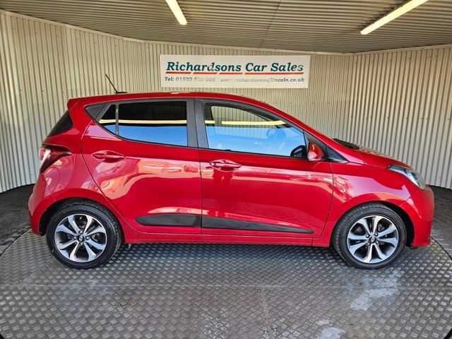 2017 HYUNDAI I10 - Photo 2