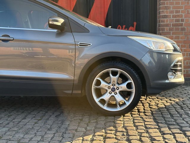 2014 FORD KUGA - Photo 9