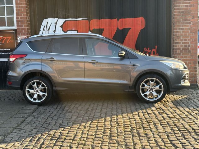 2014 FORD KUGA - Photo 2
