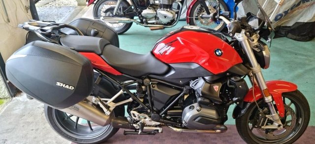 View our BMW R 1200 R