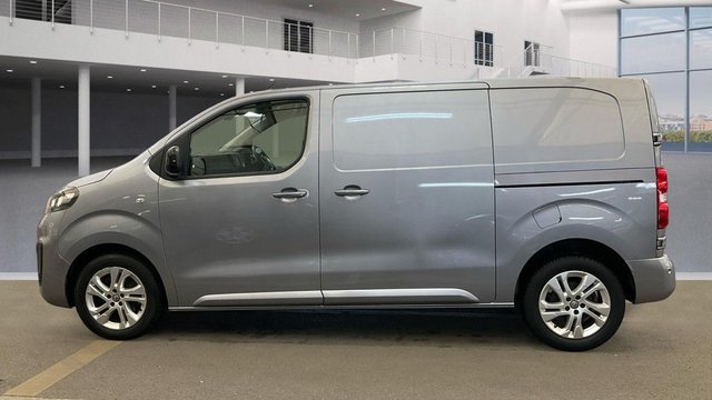 2022 VAUXHALL VIVARO - Photo 8