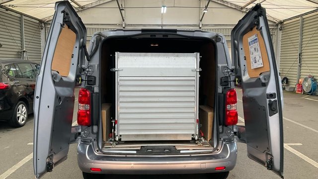 2022 VAUXHALL VIVARO - Photo 9