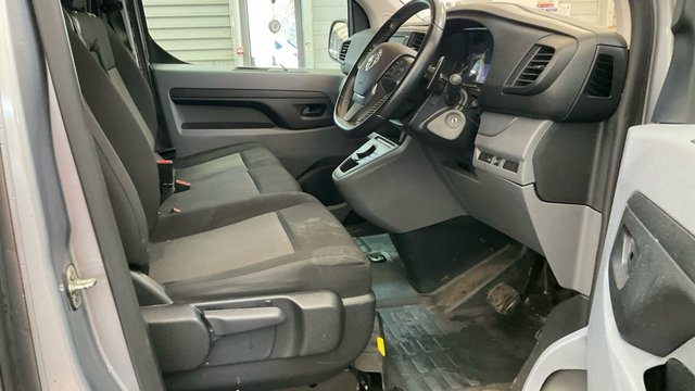 2022 VAUXHALL VIVARO - Photo 11