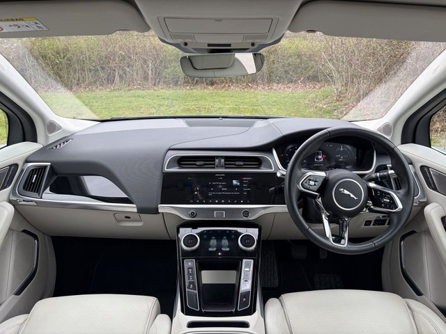 2020 JAGUAR I-PACE - Photo 9