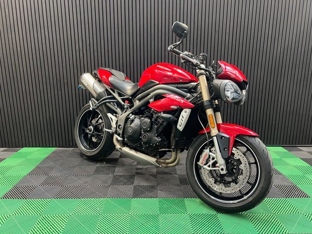 View our TRIUMPH SPEED TRIPLE 1050