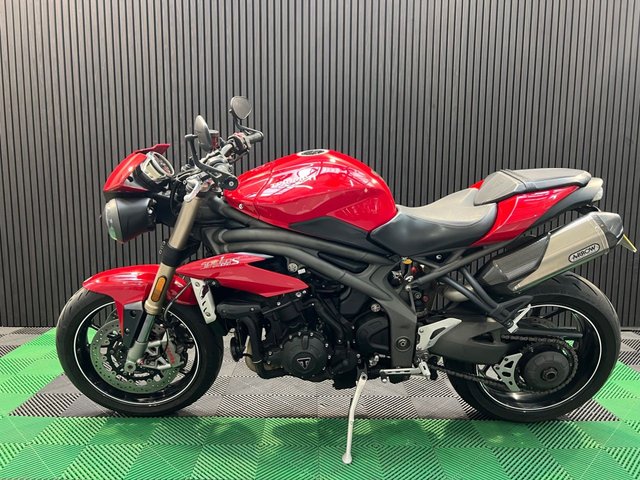 View our TRIUMPH SPEED TRIPLE 1050