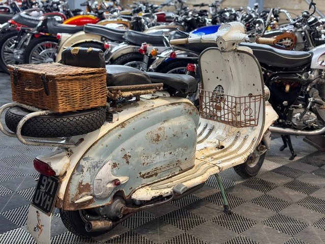 View our LAMBRETTA LI 150
