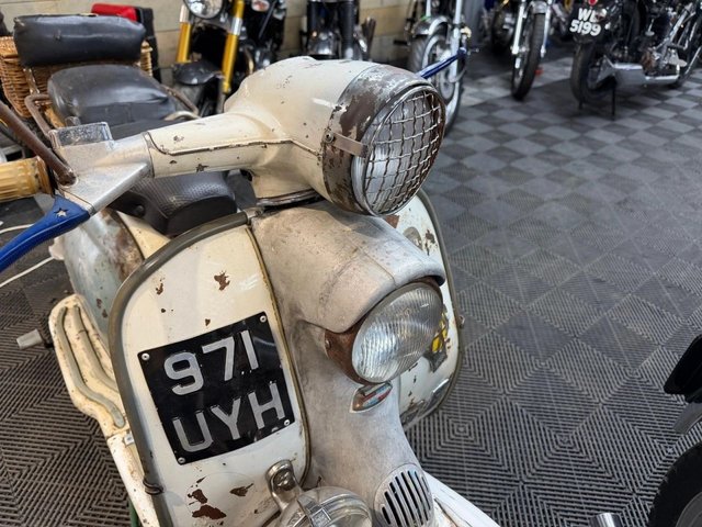 View our LAMBRETTA LI 150