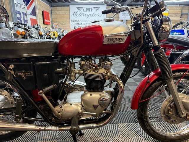 View our TRIUMPH TR6R