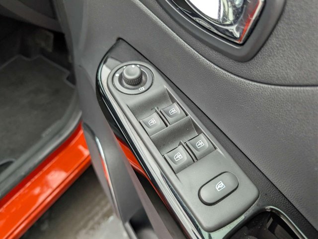 USED 2016 16 RENAULT CAPTUR 1.5 Captur Dynamique S Nav dCi Auto 5dr CLICK & COLLECT/ HOME DELIVERY
