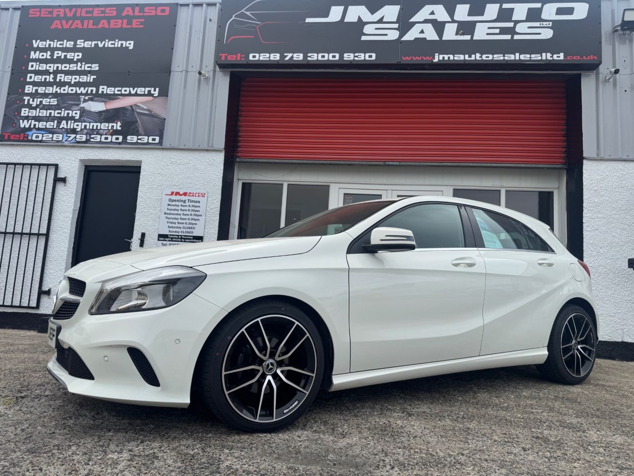 2017 MERCEDES A-CLASS 1.5 A180d SE (Executive) Hatchback 5dr Diesel Manual Euro 6 (s/s) (109 ps) - vehicle photo 2 for sale on PureCar
