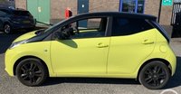 USED 2016 66 TOYOTA AYGO 1.0 VVT-i x-cite 3 Yellow Bi-Tone Hatchback 5dr Petrol Manual Euro 6 (68 ps) LONG MOT, JUST BEEN SERVICED, HPI CLEAR, 2 X KEYS, 1 PREVIOUS OWNER! BLUETOOTH, AIR CON, ELECTRIC WINDOWS, PRIVACY GLASS, BLACK GLOSS ALLOYS!