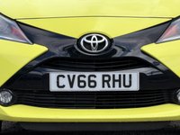 USED 2016 66 TOYOTA AYGO 1.0 VVT-i x-cite 3 Yellow Bi-Tone Hatchback 5dr Petrol Manual Euro 6 (68 ps) LONG MOT, JUST BEEN SERVICED, HPI CLEAR, 2 X KEYS, 1 PREVIOUS OWNER! BLUETOOTH, AIR CON, ELECTRIC WINDOWS, PRIVACY GLASS, BLACK GLOSS ALLOYS!