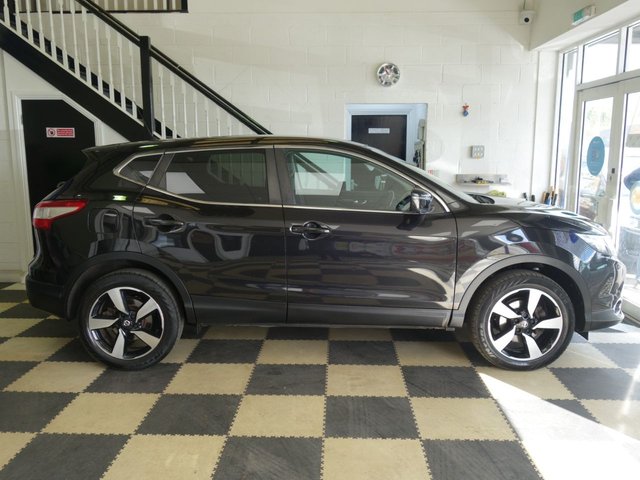 2017 NISSAN QASHQAI - Photo 5