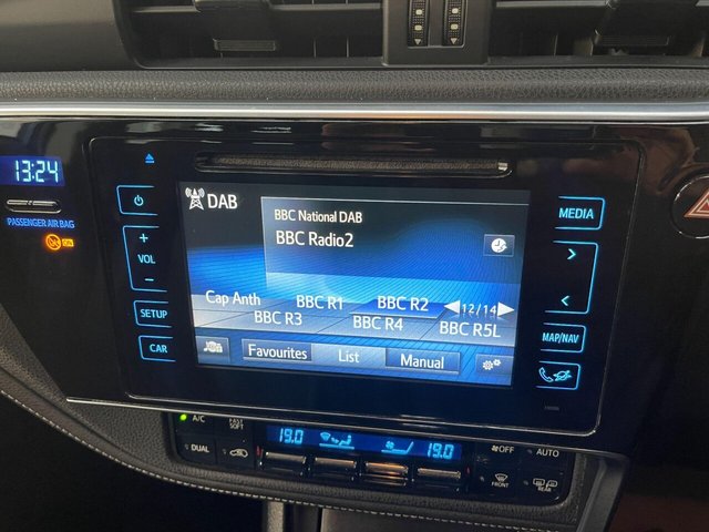 2015 TOYOTA AURIS - Photo 9