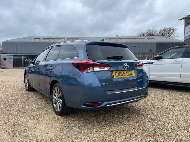 2015 TOYOTA AURIS - Photo 4