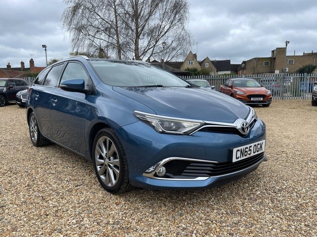 2015 TOYOTA AURIS