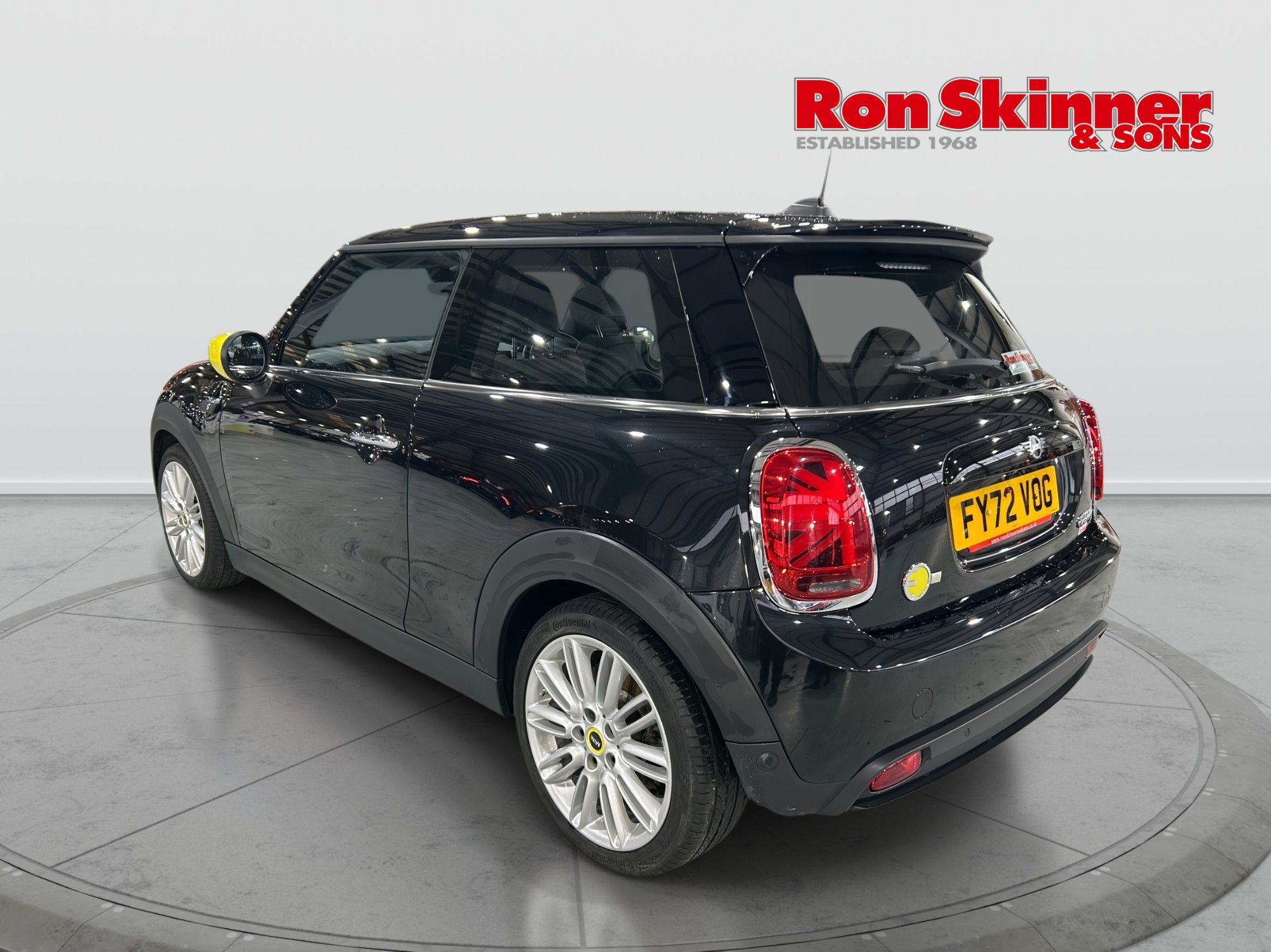 USED 2023 72 MINI Electric Hatch Cooper SE 32.6kWh Level 2 Hatchback 3dr Electric Auto (184 ps) 