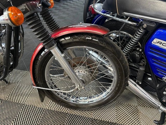 View our TRIUMPH T40V BONNEVILLE