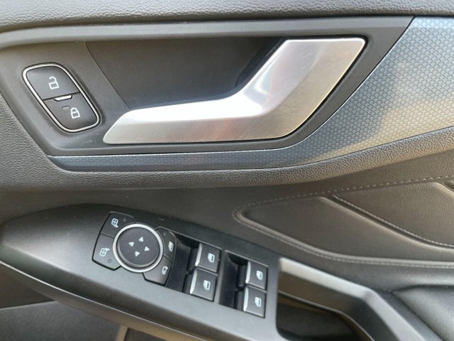 2019 FORD FOCUS - Photo 9