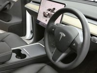 USED 2023 23 TESLA MODEL Y (Dual Motor) Long Range SUV 5dr Electric Auto 4WDE (384 bhp) SUNROOF SAT NAV CARPLAY LEATHER HEATED SEATS CRUISE CONTROL REAR VIEW CAMERA 1 OWNER SERVICE HISTORY WARRANTY