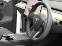 USED 2023 23 TESLA MODEL Y (Dual Motor) Long Range SUV 5dr Electric Auto 4WDE (384 bhp) SUNROOF SAT NAV CARPLAY LEATHER HEATED SEATS CRUISE CONTROL REAR VIEW CAMERA 1 OWNER SERVICE HISTORY WARRANTY