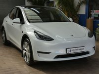 USED 2023 23 TESLA MODEL Y (Dual Motor) Long Range SUV 5dr Electric Auto 4WDE (384 bhp) SUNROOF SAT NAV LEATHER HEATED SEATS CRUISE CONTROL REAR VIEW CAMERA 1 OWNER SERVICE HISTORY WARRANTY