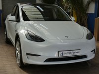 USED 2023 23 TESLA MODEL Y (Dual Motor) Long Range SUV 5dr Electric Auto 4WDE (384 bhp) SUNROOF SAT NAV LEATHER HEATED SEATS CRUISE CONTROL REAR VIEW CAMERA 1 OWNER SERVICE HISTORY WARRANTY