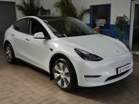 USED 2023 23 TESLA MODEL Y (Dual Motor) Long Range SUV 5dr Electric Auto 4WDE (384 bhp) SUNROOF SAT NAV LEATHER HEATED SEATS CRUISE CONTROL REAR VIEW CAMERA 1 OWNER SERVICE HISTORY WARRANTY