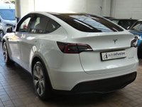 USED 2023 23 TESLA MODEL Y (Dual Motor) Long Range SUV 5dr Electric Auto 4WDE (384 bhp) SUNROOF SAT NAV LEATHER HEATED SEATS CRUISE CONTROL REAR VIEW CAMERA 1 OWNER SERVICE HISTORY WARRANTY