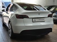 USED 2023 23 TESLA MODEL Y (Dual Motor) Long Range SUV 5dr Electric Auto 4WDE (384 bhp) SUNROOF SAT NAV LEATHER HEATED SEATS CRUISE CONTROL REAR VIEW CAMERA 1 OWNER SERVICE HISTORY WARRANTY