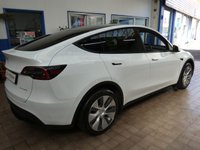 USED 2023 23 TESLA MODEL Y (Dual Motor) Long Range SUV 5dr Electric Auto 4WDE (384 bhp) SUNROOF SAT NAV LEATHER HEATED SEATS CRUISE CONTROL REAR VIEW CAMERA 1 OWNER SERVICE HISTORY WARRANTY