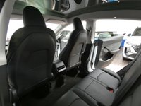 USED 2023 23 TESLA MODEL Y (Dual Motor) Long Range SUV 5dr Electric Auto 4WDE (384 bhp) SUNROOF SAT NAV LEATHER HEATED SEATS CRUISE CONTROL REAR VIEW CAMERA 1 OWNER SERVICE HISTORY WARRANTY
