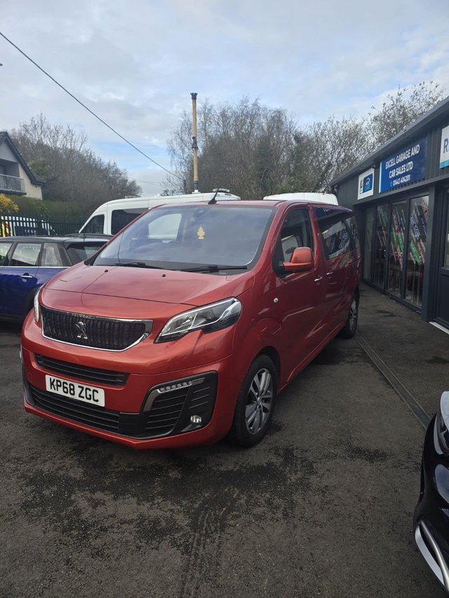 View our PEUGEOT TRAVELLER